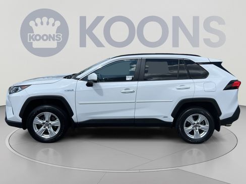 Used 2021 Toyota RAV4 XLE w/ Convenience Package AWD/4WD image 2