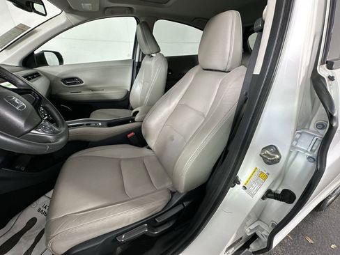 Used 2019 Honda HR-V EX-L image 11