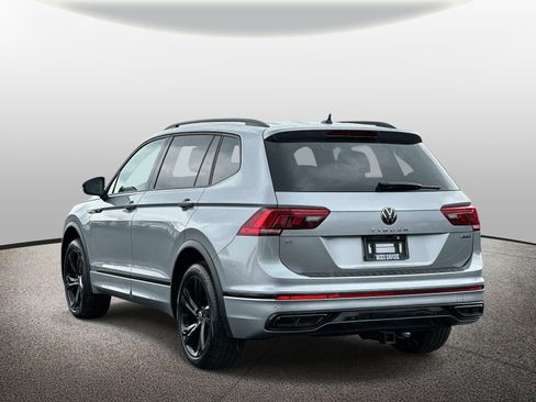 Used 2024 Volkswagen Tiguan SE R-Line AWD/4WD image 3