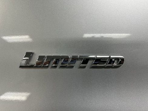 Used 2022 Toyota 4Runner Limited AWD/4WD image 32