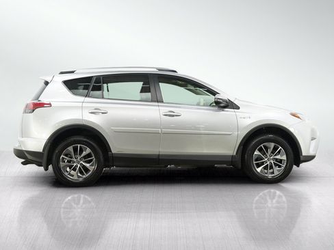 Used 2016 Toyota RAV4 XLE AWD/4WD image 6