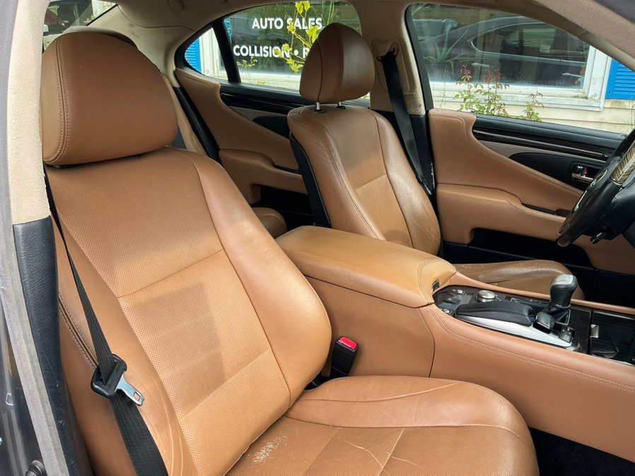 Used 2014 Lexus LS 460 AWD w/ Comfort Package image 34