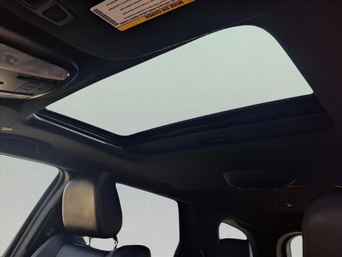 Used 2024 Dodge Durango GT image 11