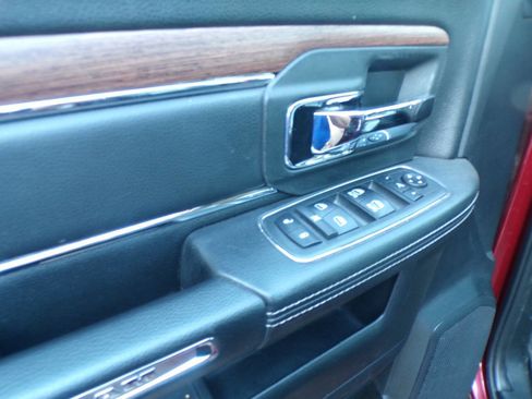 Used 2018 RAM 2500 Laramie w/ Sport Appearance Group image 9