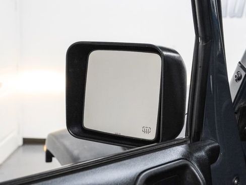 Used 2016 Jeep Wrangler Unlimited Rubicon image 43