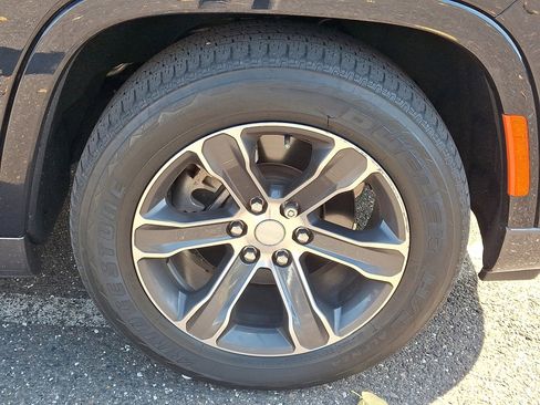 Used 2022 Jeep Grand Wagoneer Series I w/ HD Trailer Tow Package image 9