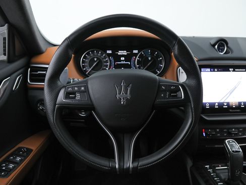 Certified 2023 Maserati Ghibli Modena RWD image 17