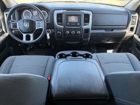 Used 2024 RAM 1500 Classic SLT image 27