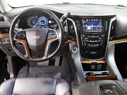 Used 2016 Cadillac Escalade Premium image 15