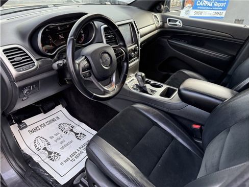 Used 2018 Jeep Grand Cherokee Altitude image 17