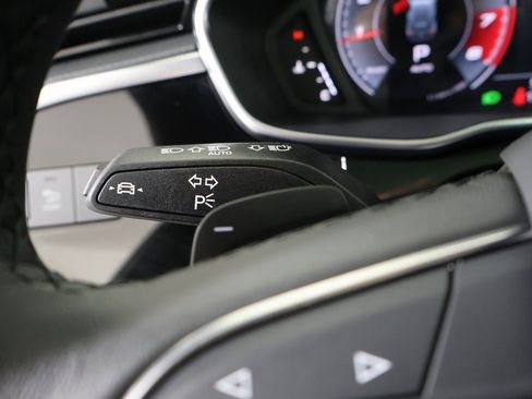 Used 2025 Audi Q3 2.0T Premium Plus w/ Premium Plus Package image 30