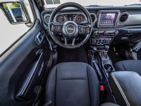 Used 2021 Jeep Gladiator Willys image 35