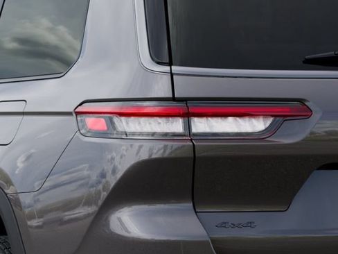 New 2026 Jeep Grand Cherokee L 4WD image 9