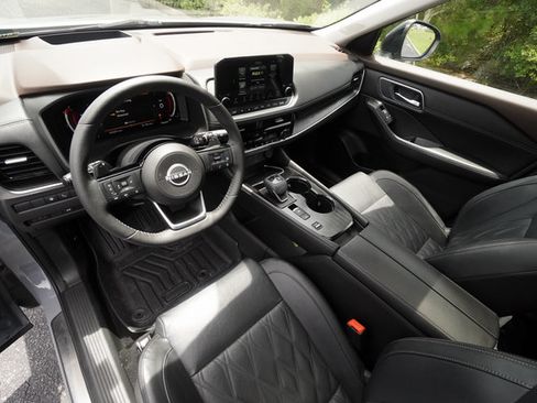 Used 2022 Nissan Rogue Platinum w/ Head-Up Display Package FWD image 20