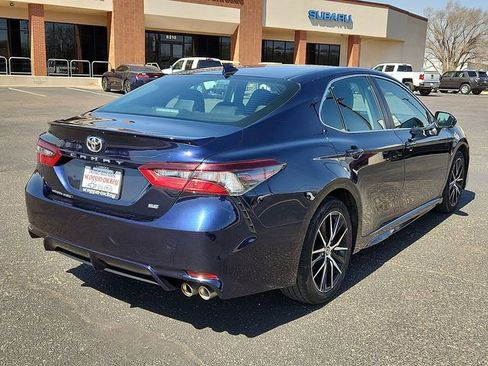 Used 2022 Toyota Camry SE image 4