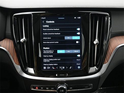 Used 2024 Volvo S60 B5 Ultimate image 17