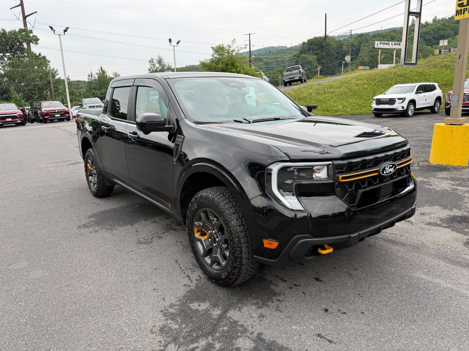 Used 2025 Ford Maverick Tremor AWD/4WD image 7