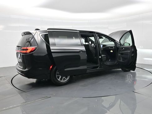 New 2026 Chrysler Pacifica Select image 31