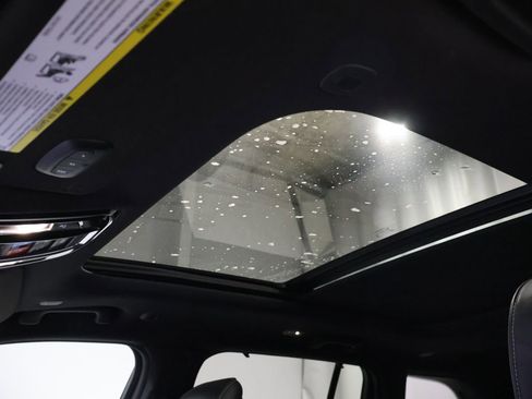 Used 2023 Jeep Grand Cherokee Overland w/ Luxury Tech Group IV image 37