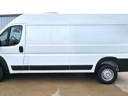 Used 2024 RAM ProMaster 2500 w/ Safety Group FWD image 5