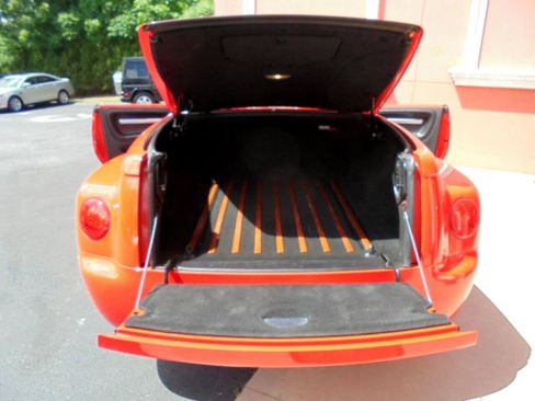 Used 2005 Chevrolet SSR w/ Preferred Equipment Group RWD image 29