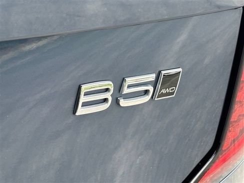 Used 2025 Volvo XC90 B5 Plus AWD/4WD image 15
