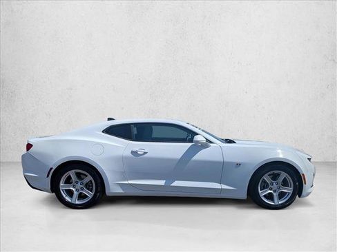 Certified 2023 Chevrolet Camaro LT RWD image 4