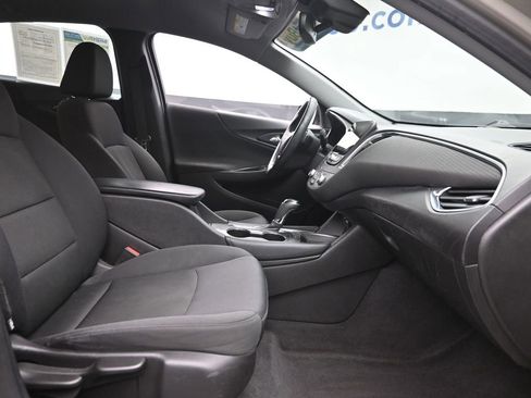 Used 2016 Chevrolet Malibu LT w/ Driver Confidence Package image 7