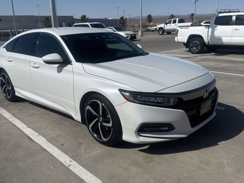 Used 2018 Honda Accord Sport image 2