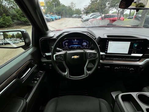 Used 2024 Chevrolet Silverado 1500 LT RWD image 11