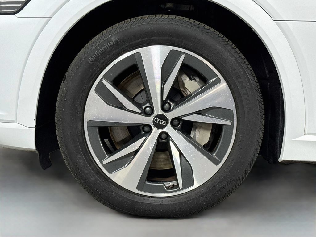 Used 2024 Audi Q8 e-tron Premium AWD/4WD image 11