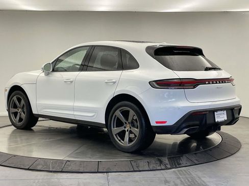 Used 2025 Porsche Macan image 3