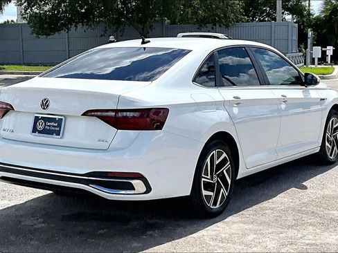 Certified 2022 Volkswagen Jetta SEL FWD image 5