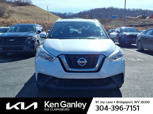 Used 2018 Nissan Kicks SV image 4