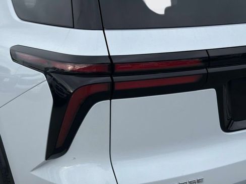 New 2026 Chevrolet Traverse LT w/ Driver Confidence Package image 11