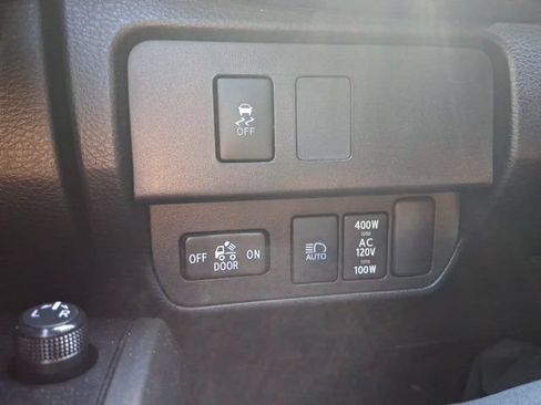 Used 2020 Toyota Tacoma TRD Sport AWD/4WD image 26