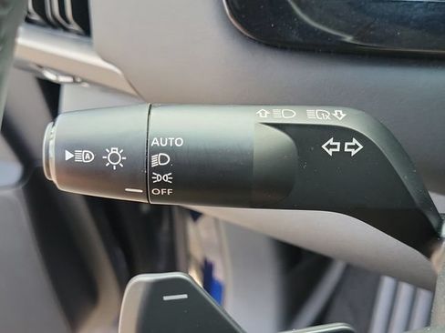 Used 2025 Nissan Pathfinder SL AWD/4WD image 10