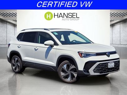 Certified 2025 Volkswagen Taos SE w/ Panoramic Sunroof Package