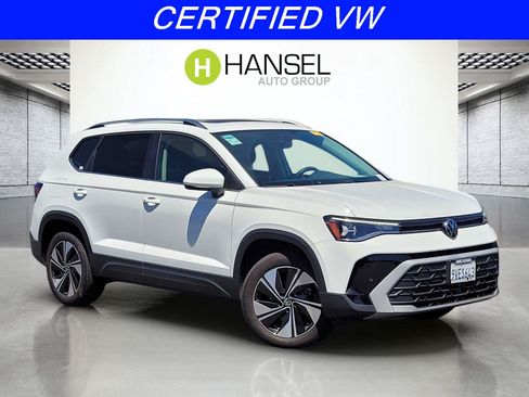 Certified 2025 Volkswagen Taos SE w/ Panoramic Sunroof Package AWD/4WD image 1