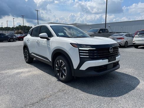 New 2025 Nissan Kicks SV w/ SV Premium Package image 4