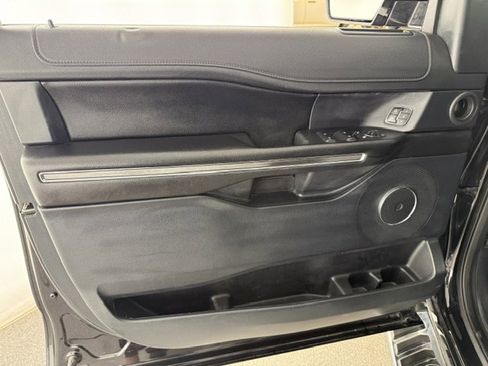 Used 2020 Ford Expedition Max XLT w/ Equipment Group 202A AWD/4WD image 8