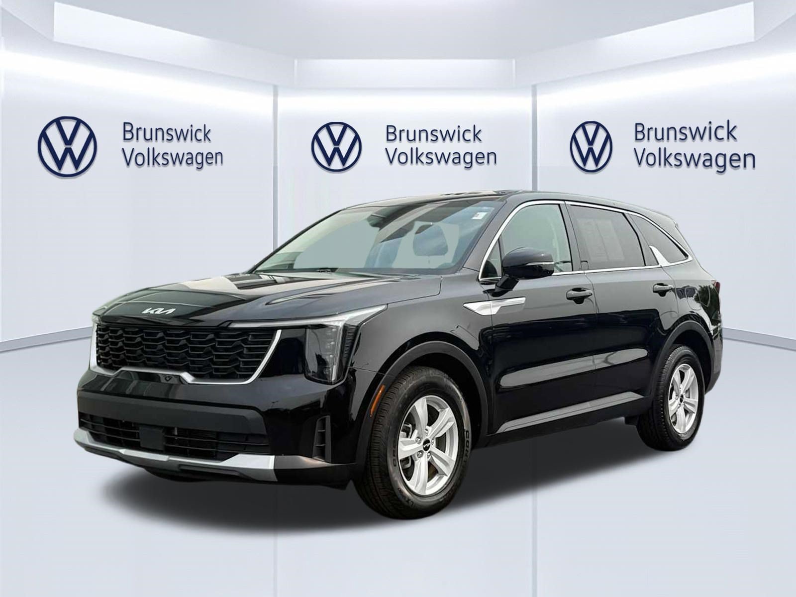 Used 2025 Kia Sorento LX FWD image 1