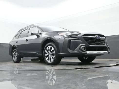 Used 2023 Subaru Outback Touring AWD/4WD image 23