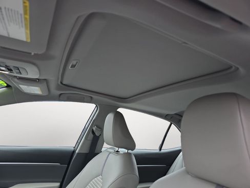 Used 2023 Toyota Camry SE w/ Cold Weather Package image 14