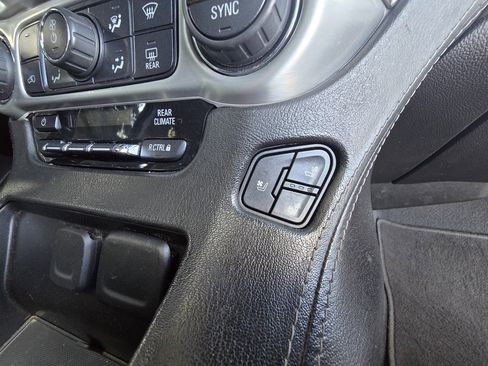 Used 2019 GMC Yukon XL SLT image 41