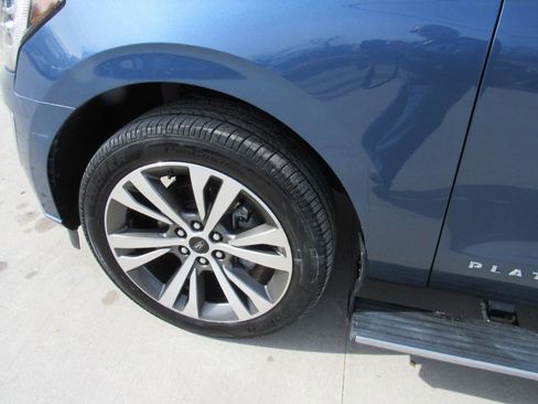 Used 2020 Ford Expedition Platinum image 44