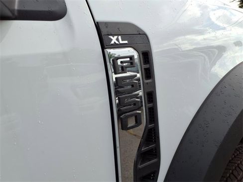 New 2025 Ford F550 4x4 Regular Cab Super Duty w/ XL Chrome Package image 8