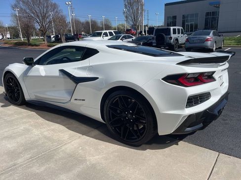 Used 2024 Chevrolet Corvette Z06 RWD image 14