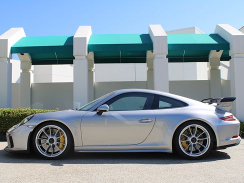 Used 2018 Porsche 911 GT3 RWD image 2