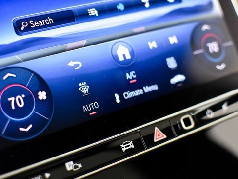 Certified 2025 Mercedes-Benz C 300 Sedan image 31